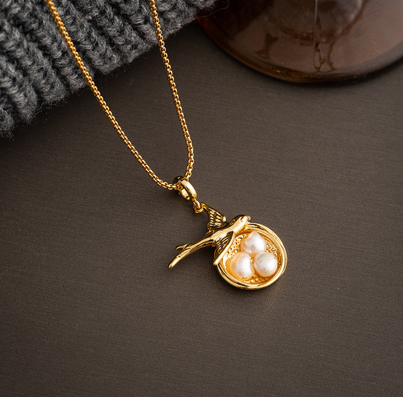 Magpie branch pearl necklace