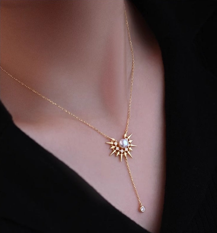 Sunflower crystal pearl design necklace