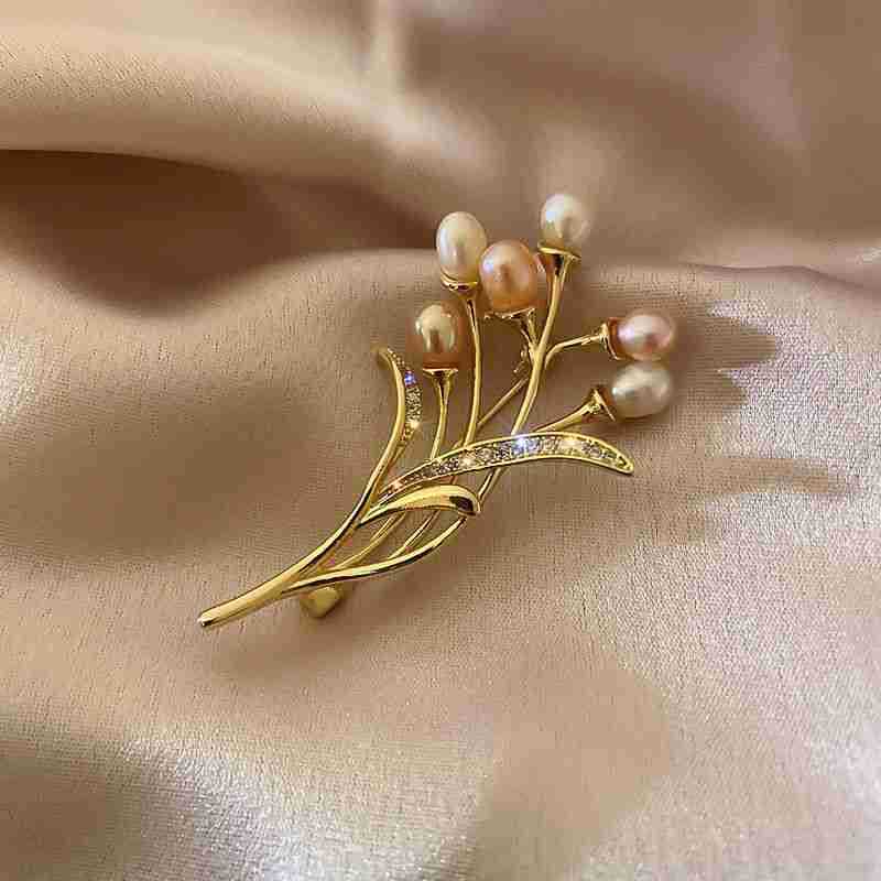 Wheat Ear Design Pearl Brooch