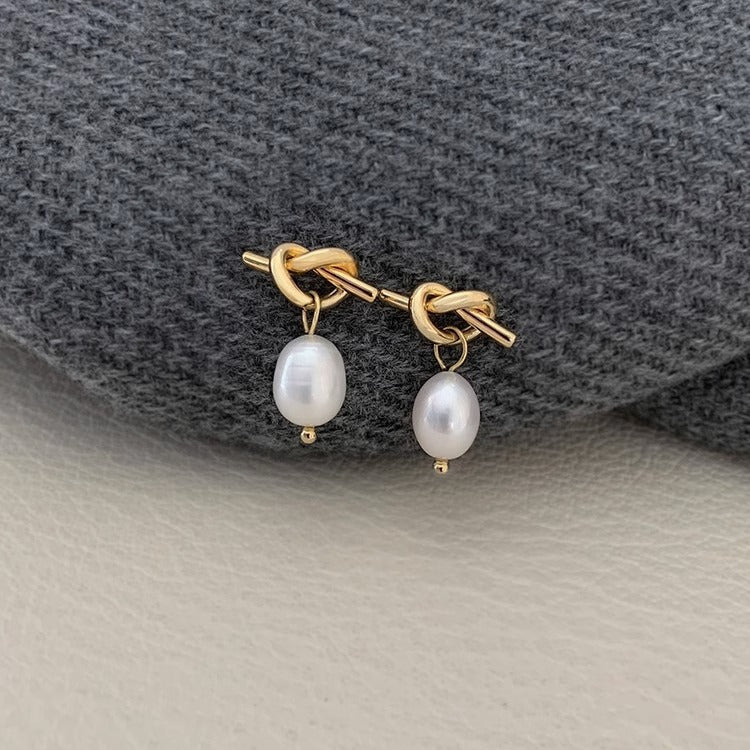 Simple design pearl stud earrings