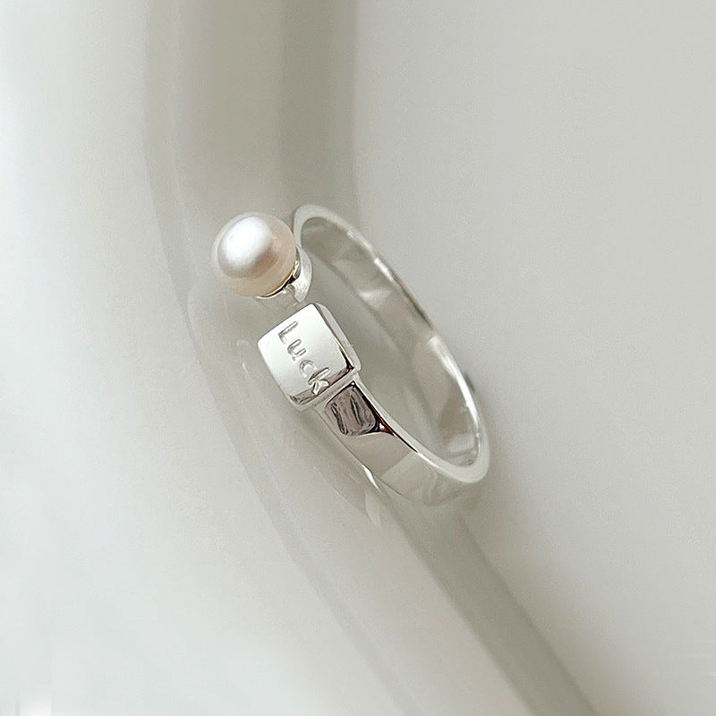 Simple design pearl ring