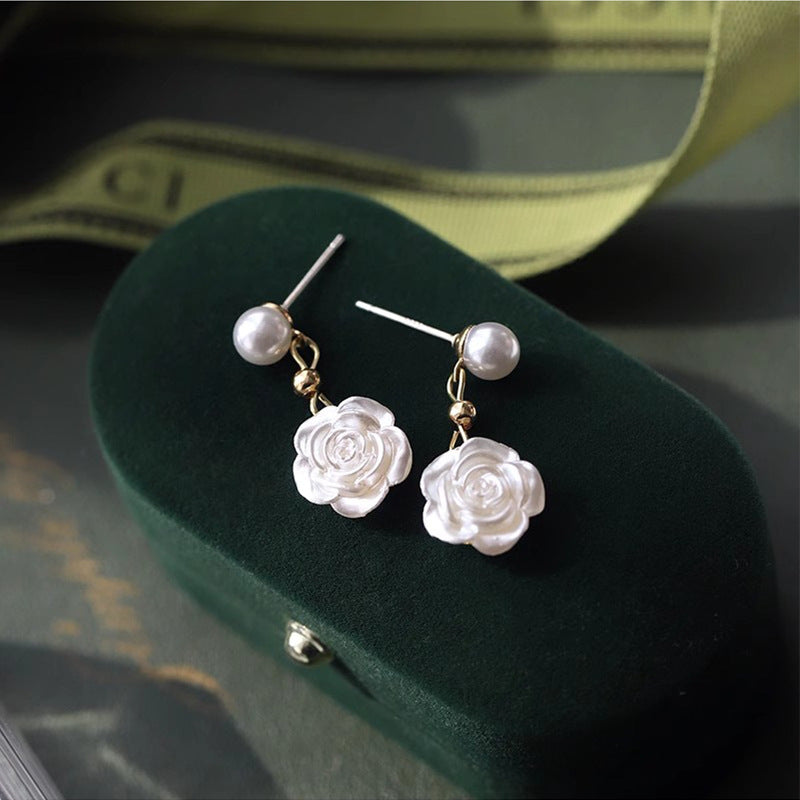 Camellia design pearl stud earrings