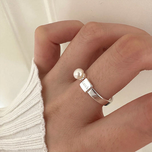 Simple design pearl ring