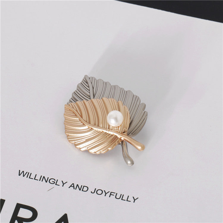 Two-Tone Gold Leaf Design Pearl Brooch