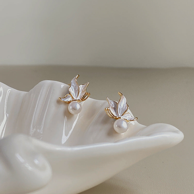 Butterfly design pearl stud earrings