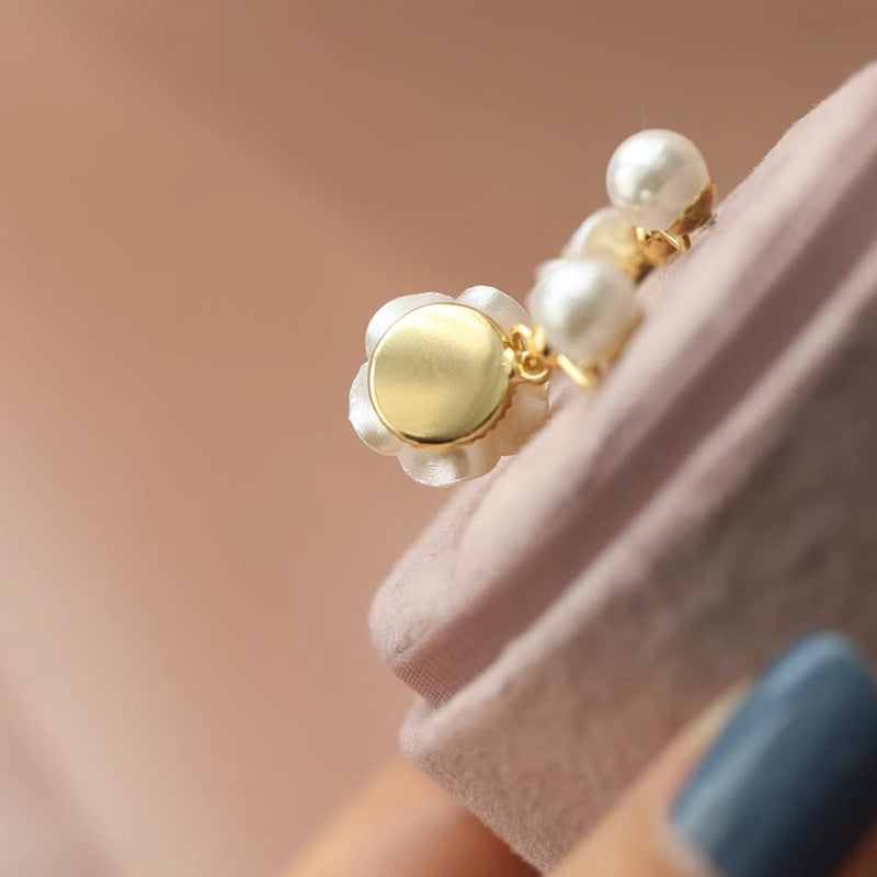 Camellia design pearl stud earrings