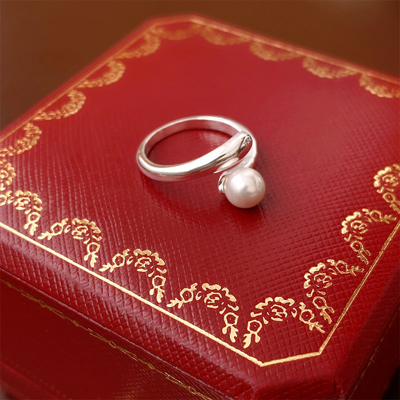 Baroque minimalist design pearl opening