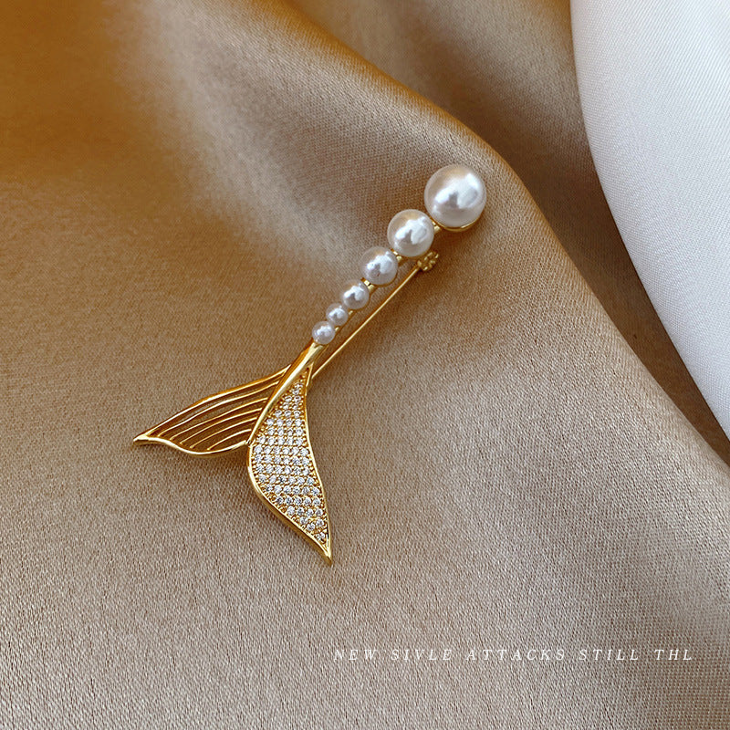 Fishtail Design Pearl Brooch