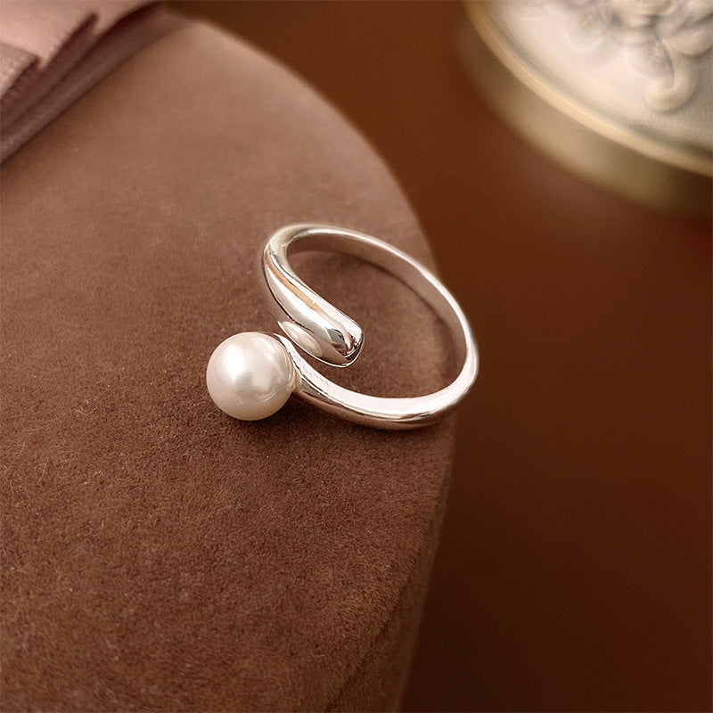 Baroque minimalist design pearl opening