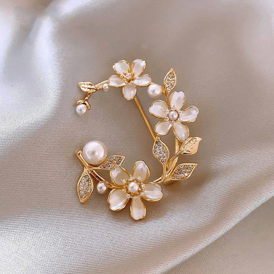 Floral Design Pearl Brooch