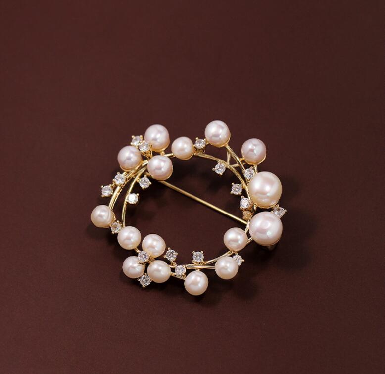 Starry Pearl Brooch