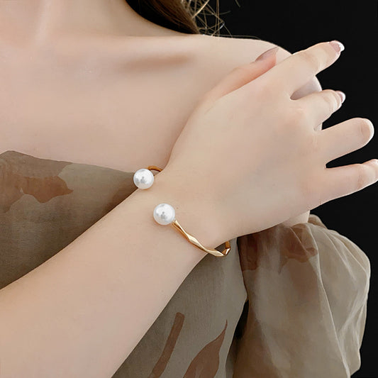 Simple design pearl bracelet