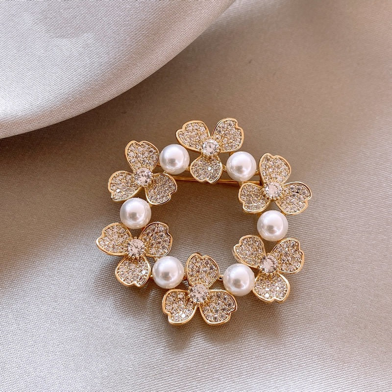 Wreath Design Pearl Brooch