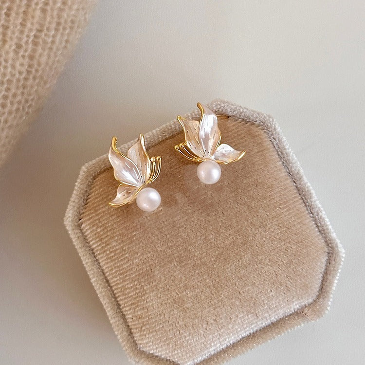 Butterfly design pearl stud earrings