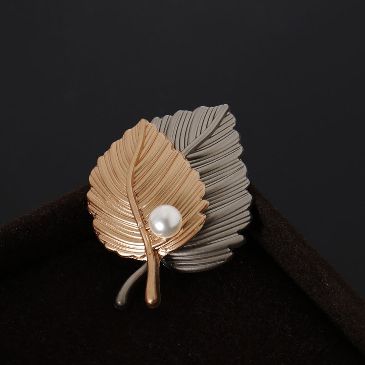 Two-Tone Gold Leaf Design Pearl Brooch